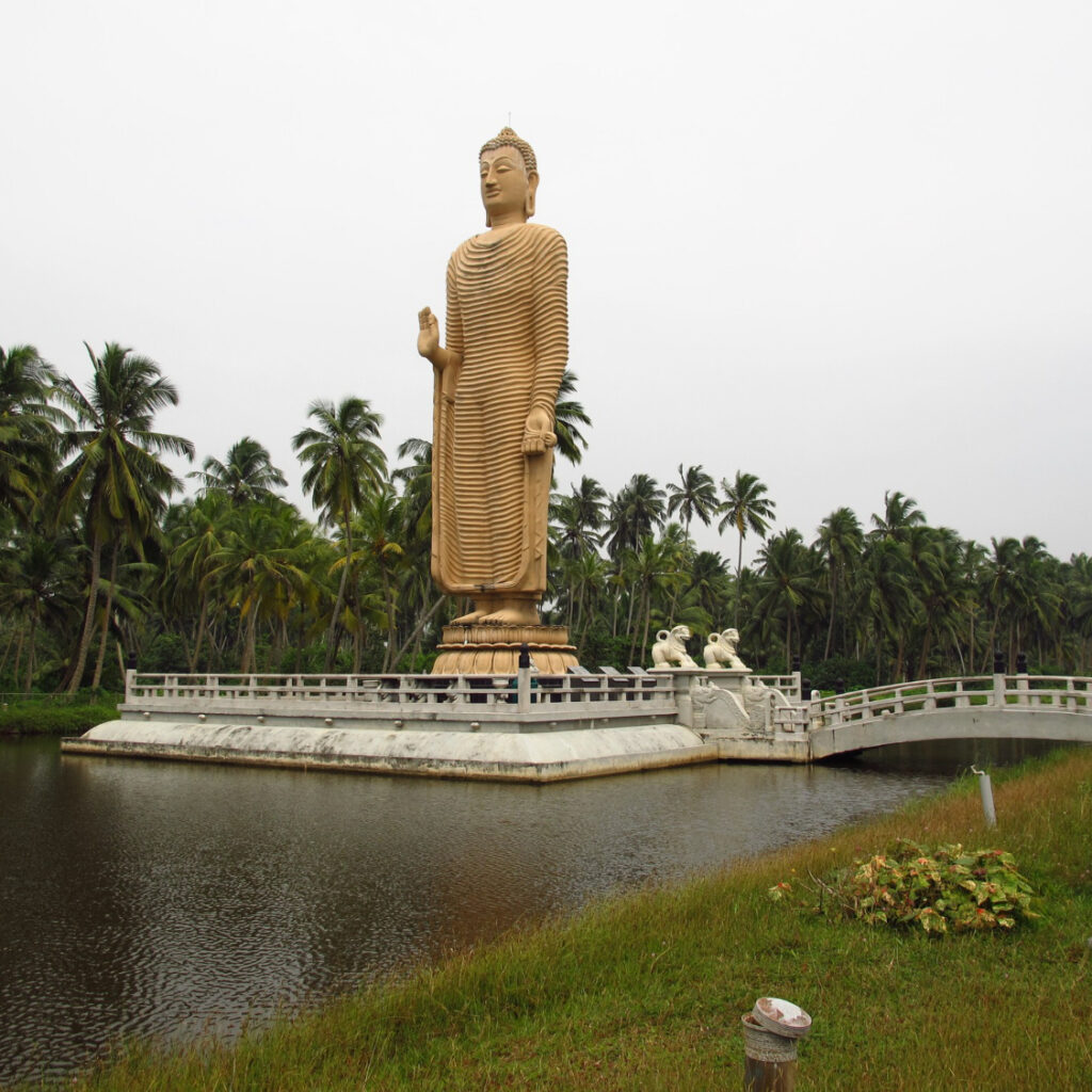sri lanka monument