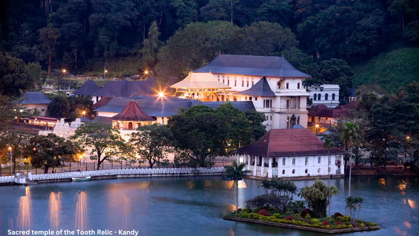Sacred temple of the Tooth Relic – Kandy